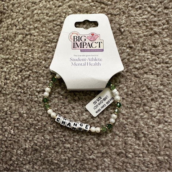 The Hidden Opponent Green and Gold Change Bracelet - Picture 2 of 4